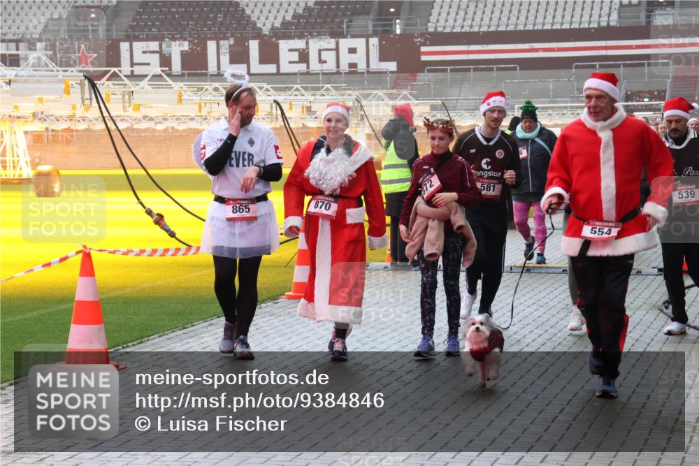 07.12.2025 - St. Pauli X-Mass-Run No. 15 Luisa Fischer http://msf.ph/oto/9384846 07.12.2025 11:31:34 Ziel 865, 870, 581, 554, 539, 203, 329, 331, 487, 539, 554, 579, 581, 848, 865, 870, 872, 1595, 1755, 2017, 2307, 2308, 2311, 2314, 2317, 2319, 2428, 2429, 2430, 2449, 2450, 2492, 2493, 2871, 3181, 3182, 3184, 3238, 3239, 3328, 3352, 3436, 4105 meine-sportfotos.de