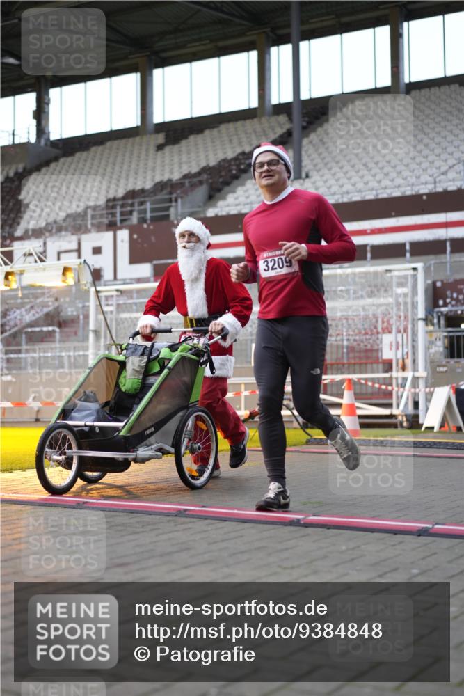 07.12.2025 - St. Pauli X-Mass-Run No. 15 Patografie http://msf.ph/oto/9384848 07.12.2025 10:28:28 Ziel 412, 2526, 2912, 2913, 3209, 3218, 3377, 3454, 4037, 4250, 4355, 4388 meine-sportfotos.de