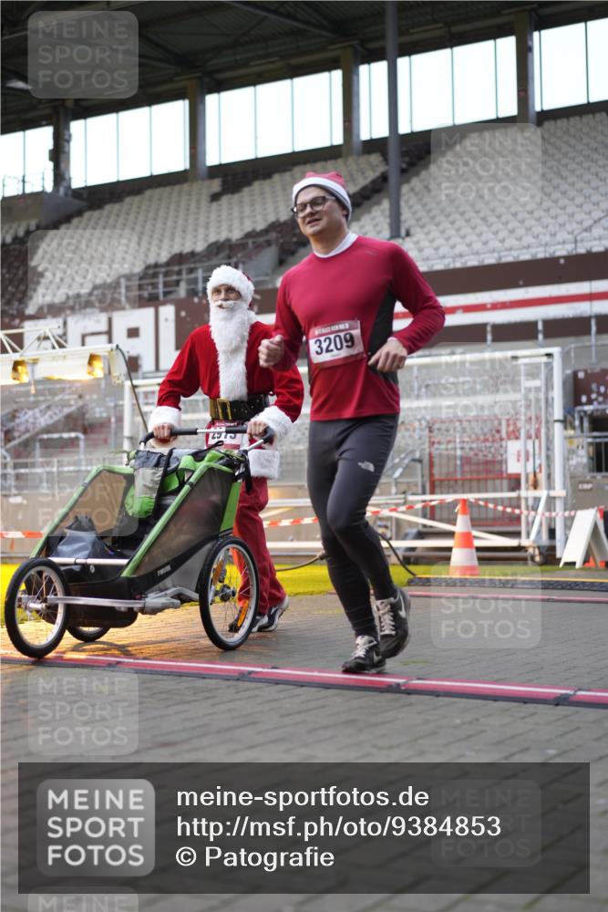 07.12.2025 - St. Pauli X-Mass-Run No. 15 Patografie http://msf.ph/oto/9384853 07.12.2025 10:28:28 Ziel 412, 2526, 2912, 2913, 3209, 3218, 3377, 3454, 4037, 4250, 4355, 4388 meine-sportfotos.de
