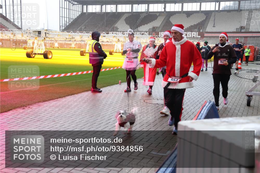 07.12.2025 - St. Pauli X-Mass-Run No. 15 Luisa Fischer http://msf.ph/oto/9384856 07.12.2025 11:31:38 Ziel 865, 554, 530, 203, 203, 329, 331, 487, 539, 554, 579, 581, 848, 1595, 1755, 2017, 2307, 2308, 2311, 2314, 2317, 2428, 2429, 2430, 2449, 2450, 2492, 2493, 3181, 3182, 3184, 3238, 3239, 3328, 3352, 3436, 3600, 4105 meine-sportfotos.de