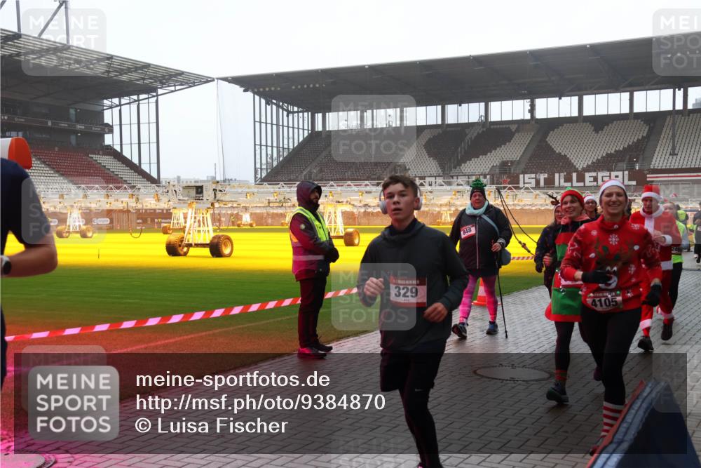 07.12.2025 - St. Pauli X-Mass-Run No. 15 Luisa Fischer http://msf.ph/oto/9384870 07.12.2025 11:31:45 Ziel 329, 848, 4105, 203, 329, 331, 554, 1595, 1755, 2017, 2428, 2429, 2430, 2449, 2450, 2492, 2493, 3087, 3181, 3182, 3184, 3238, 3239, 3328, 3352, 3436, 3600, 4105 meine-sportfotos.de