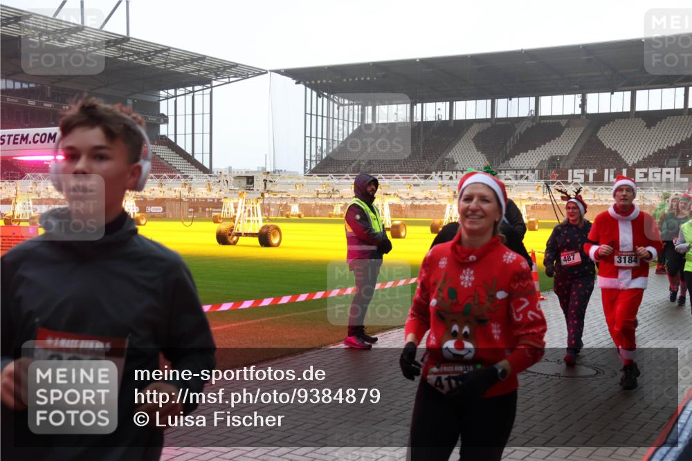 07.12.2025 - St. Pauli X-Mass-Run No. 15 Luisa Fischer http://msf.ph/oto/9384879 07.12.2025 11:31:46 Ziel 329, 15, 487, 3184, 203, 329, 331, 554, 1595, 1755, 2017, 2428, 2429, 2430, 2492, 2493, 3087, 3181, 3182, 3184, 3238, 3239, 3328, 3352, 3436, 3600, 4105 meine-sportfotos.de