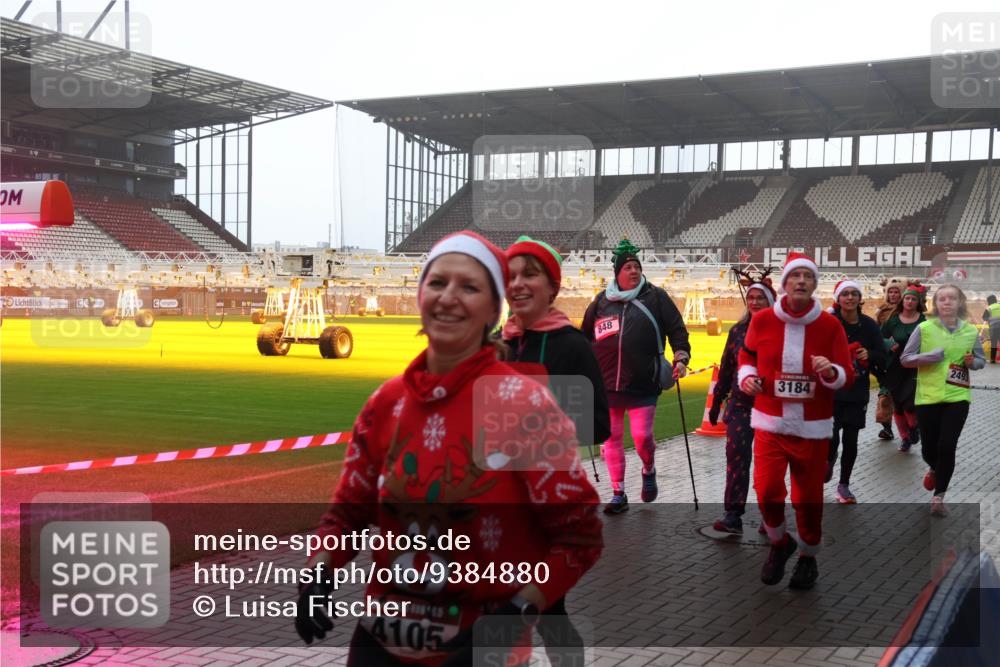 07.12.2025 - St. Pauli X-Mass-Run No. 15 Luisa Fischer http://msf.ph/oto/9384880 07.12.2025 11:31:46 Ziel 15, 4105, 848, 3184, 2493, 203, 329, 331, 554, 1595, 1755, 2017, 2428, 2429, 2430, 2492, 2493, 3087, 3181, 3182, 3184, 3238, 3239, 3328, 3352, 3436, 3600, 4105 meine-sportfotos.de