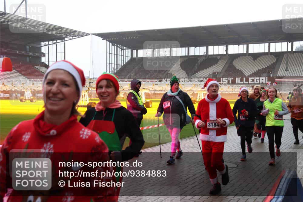 07.12.2025 - St. Pauli X-Mass-Run No. 15 Luisa Fischer http://msf.ph/oto/9384883 07.12.2025 11:31:47 Ziel 848, 3184, 2493, 2430, 203, 329, 331, 554, 1595, 1755, 2017, 2428, 2429, 2430, 2492, 2493, 3087, 3181, 3182, 3184, 3238, 3239, 3328, 3352, 3436, 3600, 4105 meine-sportfotos.de