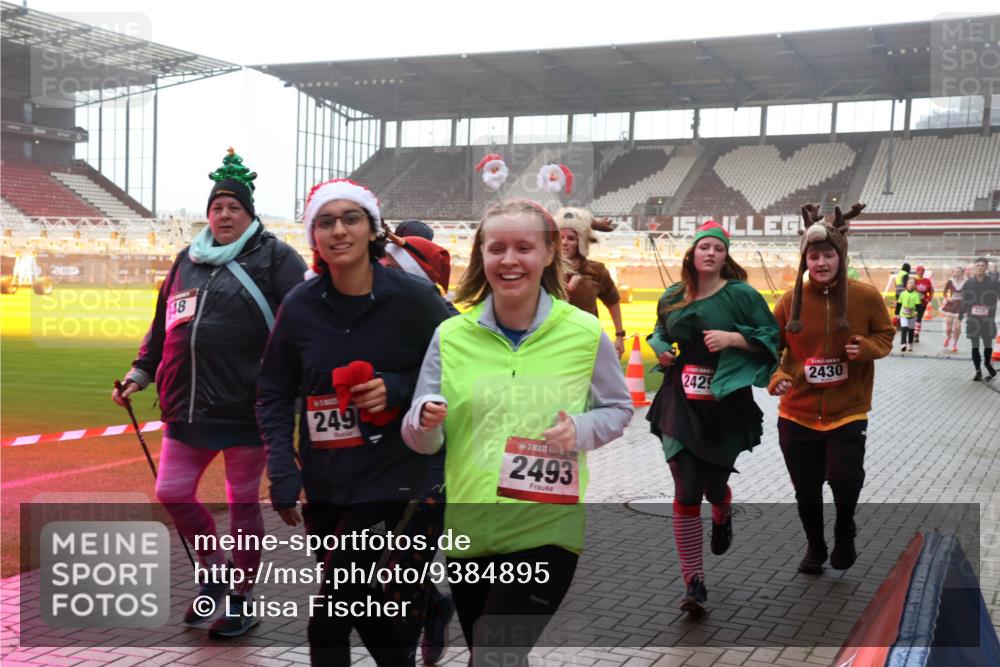 07.12.2025 - St. Pauli X-Mass-Run No. 15 Luisa Fischer http://msf.ph/oto/9384895 07.12.2025 11:31:49 Ziel 48, 249, 2493, 2429, 2430, 331, 203, 329, 331, 554, 1595, 1755, 2017, 2428, 2429, 2430, 2492, 2493, 2587, 2654, 3087, 3181, 3182, 3184, 3238, 3239, 3328, 3352, 3436, 3600, 4105 meine-sportfotos.de