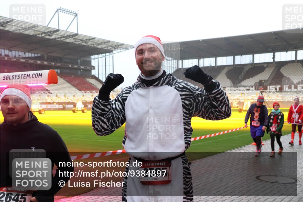 07.12.2025 - St. Pauli X-Mass-Run No. 15 Luisa Fischer http://msf.ph/oto/9384897 07.12.2025 10:16:20 Ziel 15, 2645, 15, 3565, 1180, 118, 394, 2545, 2546, 2641, 2645, 2652, 2658, 2659, 2745, 3053, 4455 meine-sportfotos.de