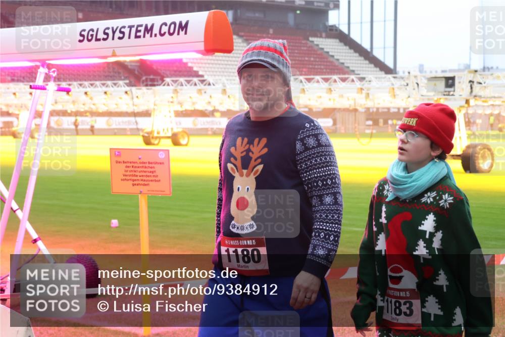 07.12.2025 - St. Pauli X-Mass-Run No. 15 Luisa Fischer http://msf.ph/oto/9384912 07.12.2025 10:16:26 Ziel 15, 1180, 15, 1183, 394, 1328, 2545, 2546, 2641, 2645, 2652, 2658, 2659, 2743, 2745, 3053, 4455 meine-sportfotos.de