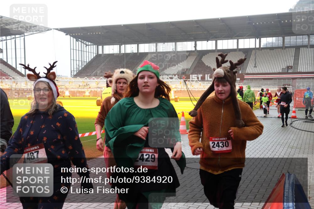 07.12.2025 - St. Pauli X-Mass-Run No. 15 Luisa Fischer http://msf.ph/oto/9384920 07.12.2025 11:31:50 Ziel 15, 487, 5, 2429, 5, 2430, 331, 203, 329, 331, 1595, 1755, 2017, 2428, 2429, 2430, 2492, 2493, 2587, 2654, 3087, 3181, 3182, 3184, 3238, 3239, 3352, 3436, 3600, 4105 meine-sportfotos.de