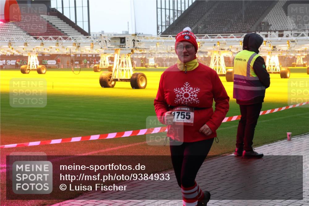 07.12.2025 - St. Pauli X-Mass-Run No. 15 Luisa Fischer http://msf.ph/oto/9384933 07.12.2025 11:32:06 Ziel 15, 1755, 331, 1755, 2017, 2048, 2050, 2120, 2428, 2429, 2430, 2492, 2493, 2497, 2523, 2527, 2587, 2654, 2656, 3087, 3181, 3182, 3184, 3238, 3239, 3352, 3436, 3600, 3678, 4105, 4633, 4640, 4642 meine-sportfotos.de
