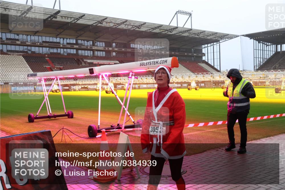 07.12.2025 - St. Pauli X-Mass-Run No. 15 Luisa Fischer http://msf.ph/oto/9384939 07.12.2025 10:16:29 Ziel 305, 21, 394, 1328, 2545, 2546, 2641, 2645, 2652, 2658, 2659, 2743, 2745, 4455 meine-sportfotos.de