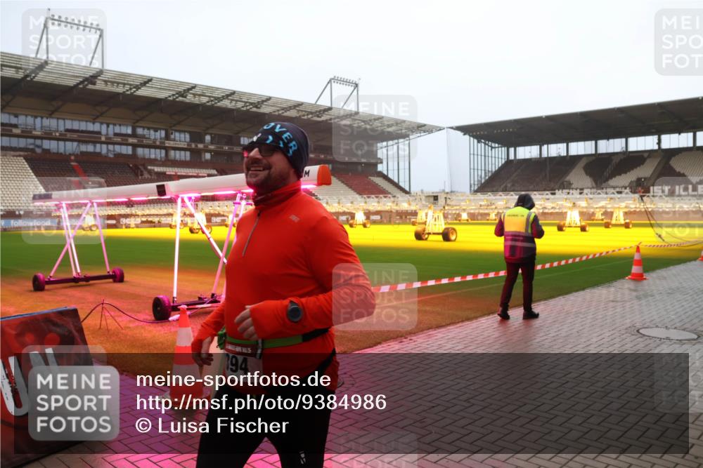 07.12.2025 - St. Pauli X-Mass-Run No. 15 Luisa Fischer http://msf.ph/oto/9384986 07.12.2025 10:16:36 Ziel 194, 394, 1328, 2545, 2546, 2743 meine-sportfotos.de