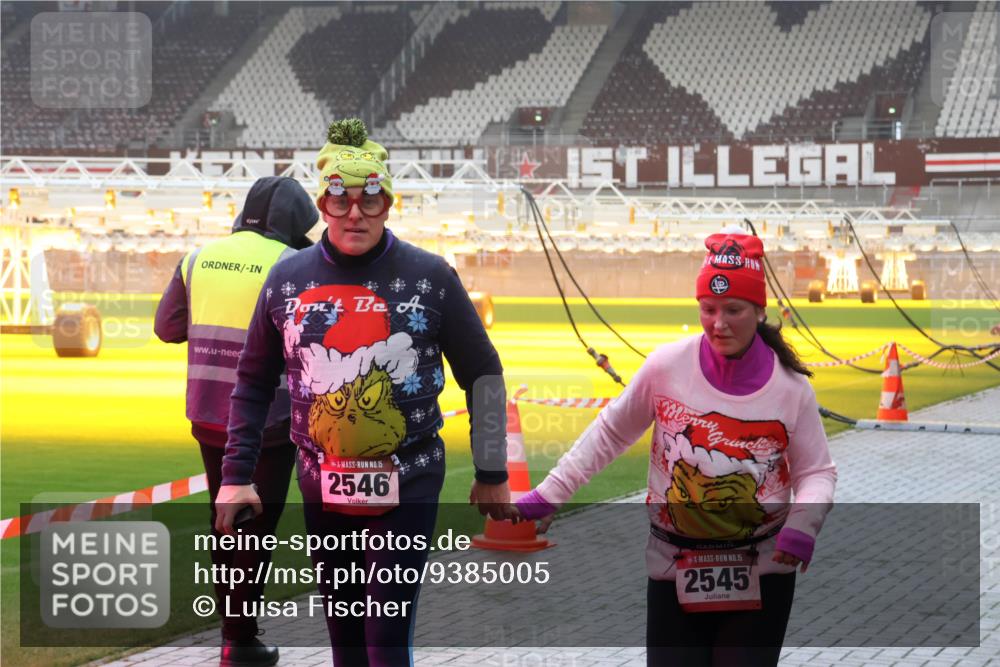 07.12.2025 - St. Pauli X-Mass-Run No. 15 Luisa Fischer http://msf.ph/oto/9385005 07.12.2025 10:16:41 Ziel 15, 2546, 15, 2545, 394, 1328, 2545, 2546, 2743, 4362, 4363, 4510 meine-sportfotos.de