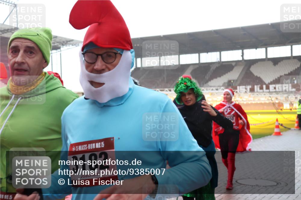 07.12.2025 - St. Pauli X-Mass-Run No. 15 Luisa Fischer http://msf.ph/oto/9385007 07.12.2025 11:32:27 Ziel 5, 15, 3182, 550, 1081, 2043, 2044, 2048, 2050, 2120, 2497, 2523, 2527, 2587, 2654, 2656, 3087, 3173, 3177, 3343, 3678, 4633, 4640, 4642 meine-sportfotos.de