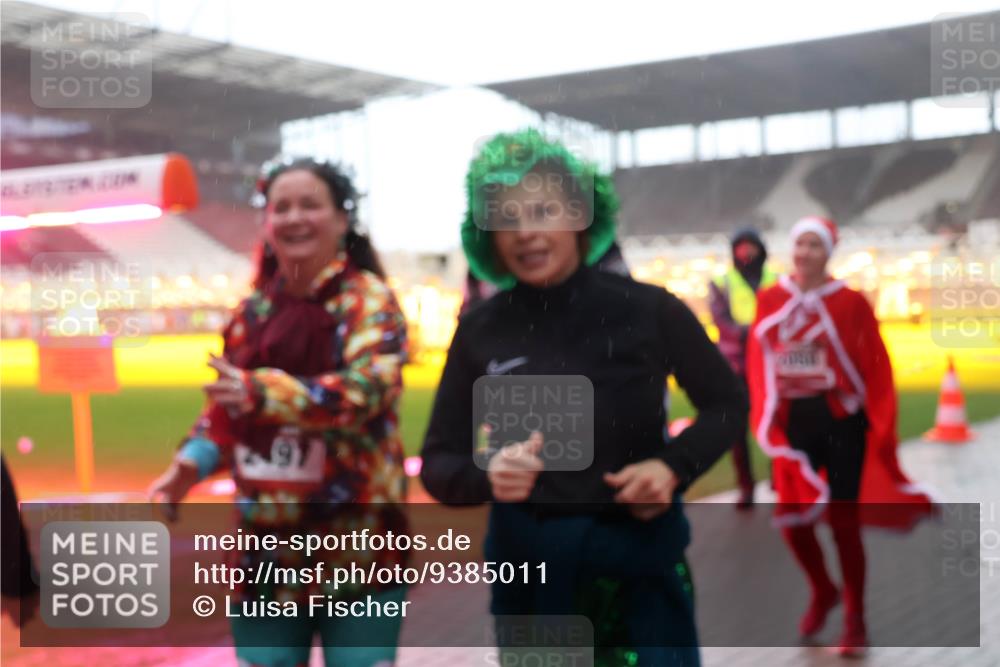 07.12.2025 - St. Pauli X-Mass-Run No. 15 Luisa Fischer http://msf.ph/oto/9385011 07.12.2025 11:32:28 Ziel 162, 1081, 2043, 2044, 2048, 2050, 2120, 2497, 2523, 2527, 2587, 2595, 2654, 2656, 3087, 3173, 3177, 3343, 3678, 4633, 4640, 4642 meine-sportfotos.de