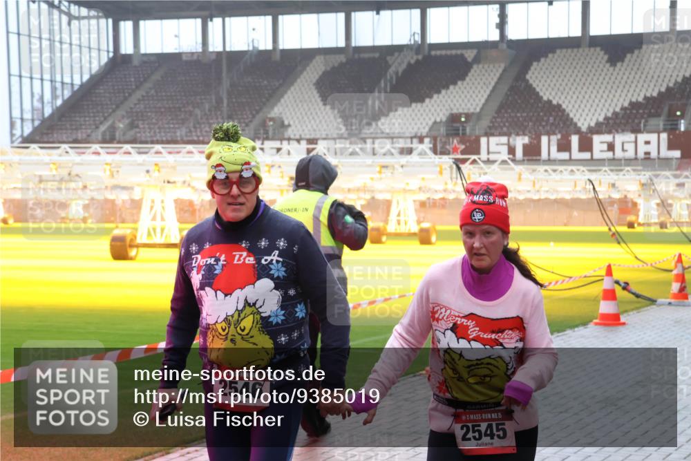 07.12.2025 - St. Pauli X-Mass-Run No. 15 Luisa Fischer http://msf.ph/oto/9385019 07.12.2025 10:16:41 Ziel 15, 2546, 15, 2545, 394, 1328, 2545, 2546, 2743, 4362, 4363, 4510 meine-sportfotos.de