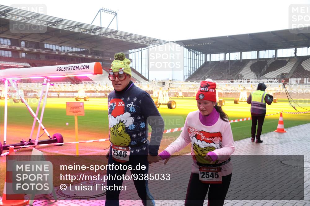 07.12.2025 - St. Pauli X-Mass-Run No. 15 Luisa Fischer http://msf.ph/oto/9385033 07.12.2025 10:16:43 Ziel 15, 2546, 15, 2545, 394, 1328, 2185, 2266, 2545, 2546, 2743, 4362, 4363, 4510 meine-sportfotos.de