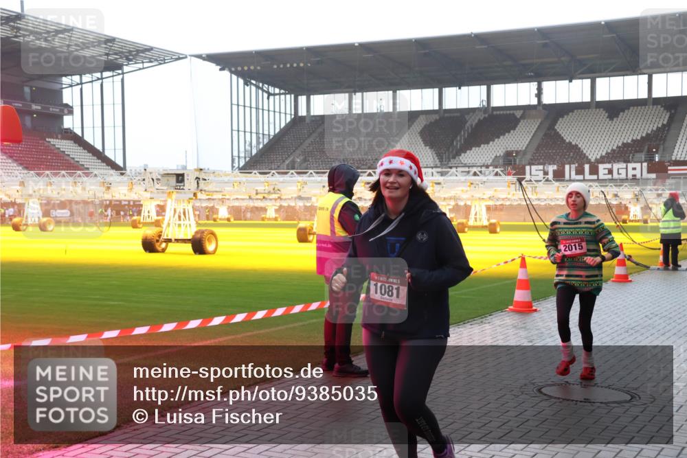 07.12.2025 - St. Pauli X-Mass-Run No. 15 Luisa Fischer http://msf.ph/oto/9385035 07.12.2025 11:32:51 Ziel 15, 1081, 2015, 477, 1081, 1884, 1886, 1998, 1999, 2000, 2015, 2043, 2044, 2120, 2283, 2419, 2595, 3173, 3177, 3343, 4640 meine-sportfotos.de