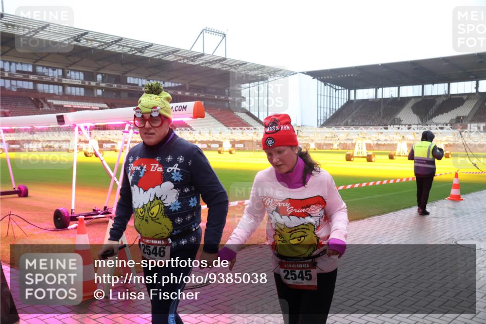 07.12.2025 - St. Pauli X-Mass-Run No. 15 Luisa Fischer http://msf.ph/oto/9385038 07.12.2025 10:16:43 Ziel 15, 2546, 15, 2545, 394, 1328, 2185, 2266, 2545, 2546, 2743, 4362, 4363, 4510 meine-sportfotos.de