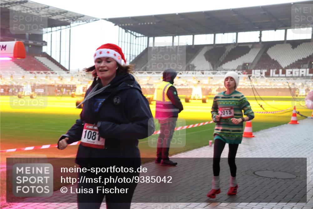07.12.2025 - St. Pauli X-Mass-Run No. 15 Luisa Fischer http://msf.ph/oto/9385042 07.12.2025 11:32:51 Ziel 108, 2015, 1, 477, 1081, 1884, 1886, 1998, 1999, 2000, 2015, 2043, 2044, 2120, 2283, 2419, 2595, 3173, 3177, 3343, 4640 meine-sportfotos.de