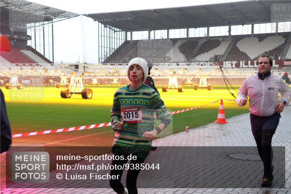 07.12.2025 - St. Pauli X-Mass-Run No. 15 Luisa Fischer http://msf.ph/oto/9385044 07.12.2025 11:32:52 Ziel 1, 2015, 1, 477, 1081, 1884, 1886, 1998, 1999, 2000, 2015, 2043, 2044, 2283, 2419, 2595, 3173, 3177, 3343, 4640 meine-sportfotos.de