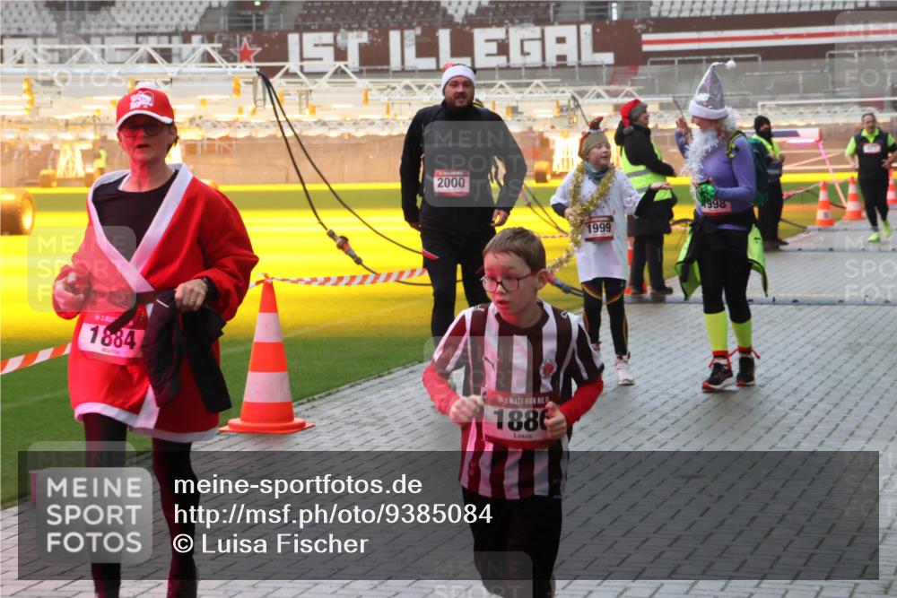 07.12.2025 - St. Pauli X-Mass-Run No. 15 Luisa Fischer http://msf.ph/oto/9385084 07.12.2025 11:33:04 Ziel 1884, 2000, 1886, 1999, 4998, 477, 1081, 1884, 1886, 1998, 1999, 2000, 2015, 2043, 2044, 2283, 2419, 2595, 3173, 3177, 3271 meine-sportfotos.de