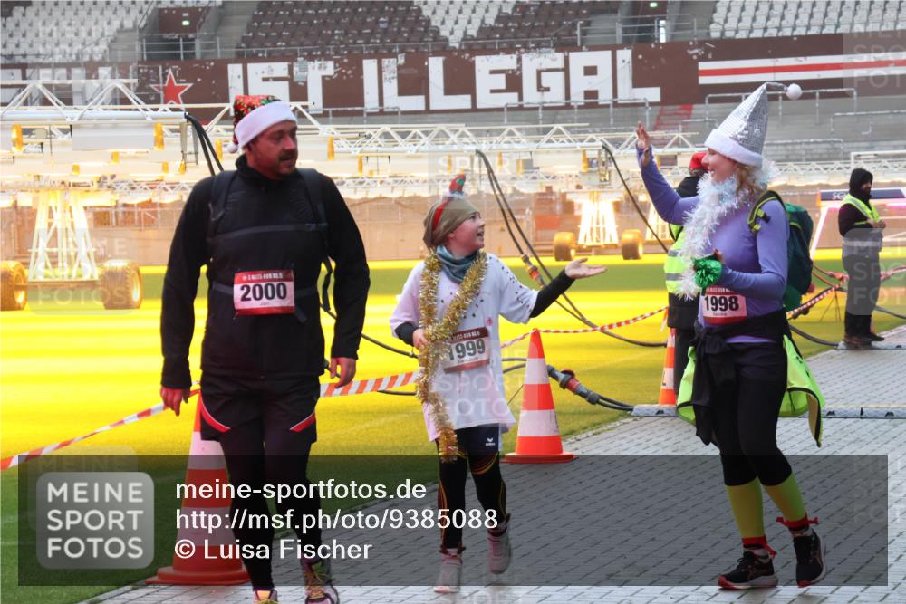 07.12.2025 - St. Pauli X-Mass-Run No. 15 Luisa Fischer http://msf.ph/oto/9385088 07.12.2025 11:33:06 Ziel 5, 2000, 5, 999, 1998, 477, 1081, 1884, 1886, 1998, 1999, 2000, 2015, 2043, 2044, 2107, 2113, 2283, 2419, 2595, 3173, 3177, 3269, 3271 meine-sportfotos.de