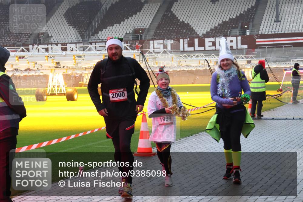 07.12.2025 - St. Pauli X-Mass-Run No. 15 Luisa Fischer http://msf.ph/oto/9385098 07.12.2025 11:33:08 Ziel 5, 2000, 1999, 5, 477, 1081, 1884, 1886, 1998, 1999, 2000, 2015, 2044, 2107, 2113, 2278, 2281, 2282, 2283, 2284, 2419, 2595, 3173, 3177, 3269, 3271 meine-sportfotos.de
