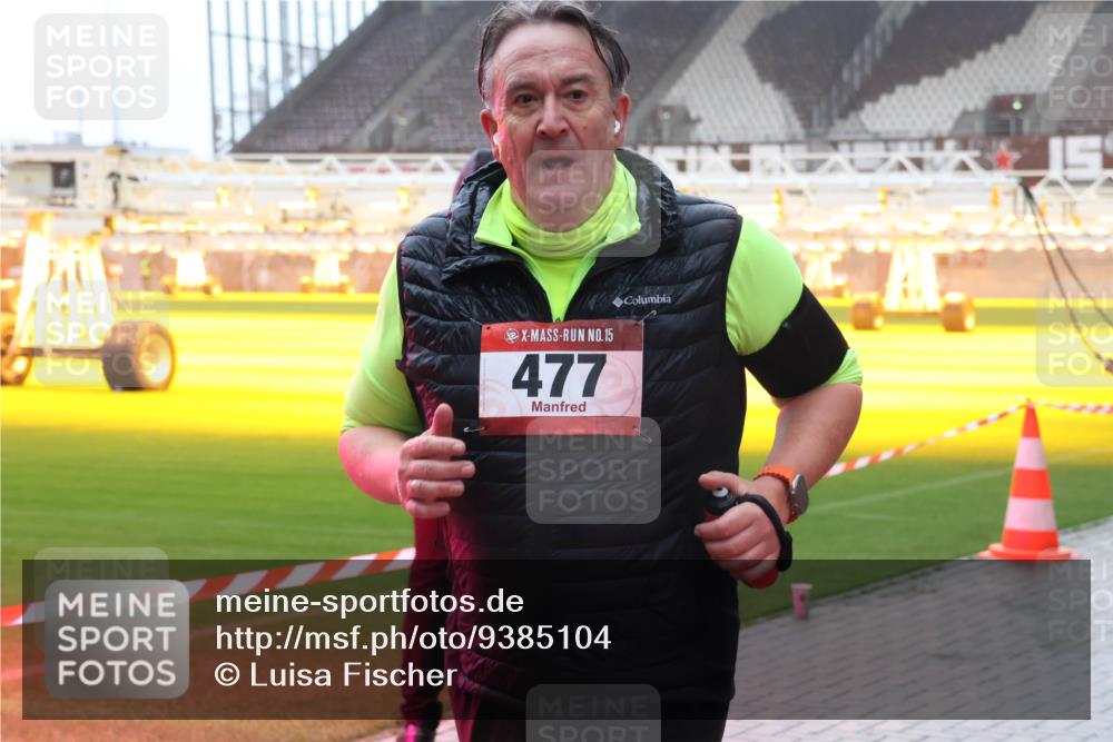 07.12.2025 - St. Pauli X-Mass-Run No. 15 Luisa Fischer http://msf.ph/oto/9385104 07.12.2025 11:33:19 Ziel 15, 477, 2, 321, 477, 977, 1013, 1591, 1884, 1886, 1998, 1999, 2000, 2005, 2015, 2016, 2107, 2113, 2278, 2281, 2282, 2283, 2284, 2662, 3269, 3271 meine-sportfotos.de