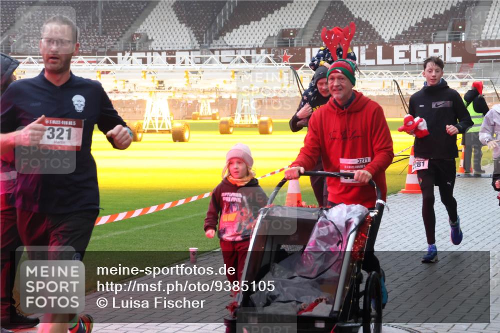 07.12.2025 - St. Pauli X-Mass-Run No. 15 Luisa Fischer http://msf.ph/oto/9385105 07.12.2025 11:33:27 Ziel 5, 321, 3271, 2281, 321, 477, 977, 1013, 1591, 1884, 1886, 1998, 1999, 2000, 2005, 2015, 2016, 2107, 2113, 2278, 2281, 2282, 2284, 2612, 2613, 2614, 2620, 2662, 3039, 3041, 3269, 3271 meine-sportfotos.de
