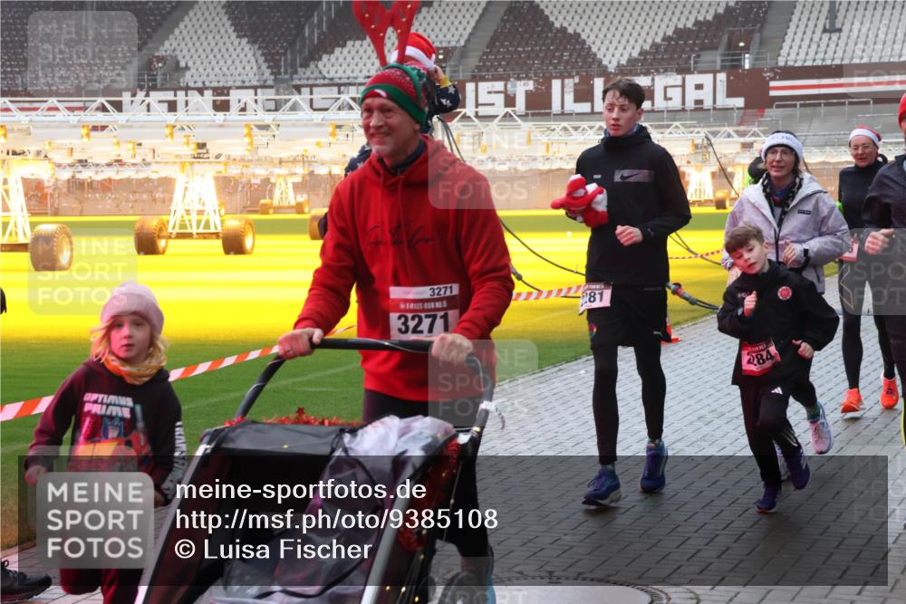 07.12.2025 - St. Pauli X-Mass-Run No. 15 Luisa Fischer http://msf.ph/oto/9385108 07.12.2025 11:33:28 Ziel 3271, 5, 3271, 81, 284, 321, 477, 977, 1013, 1591, 1998, 1999, 2000, 2005, 2015, 2016, 2107, 2113, 2278, 2281, 2282, 2284, 2612, 2613, 2614, 2620, 2662, 3039, 3041, 3166, 3169, 3269, 3271 meine-sportfotos.de