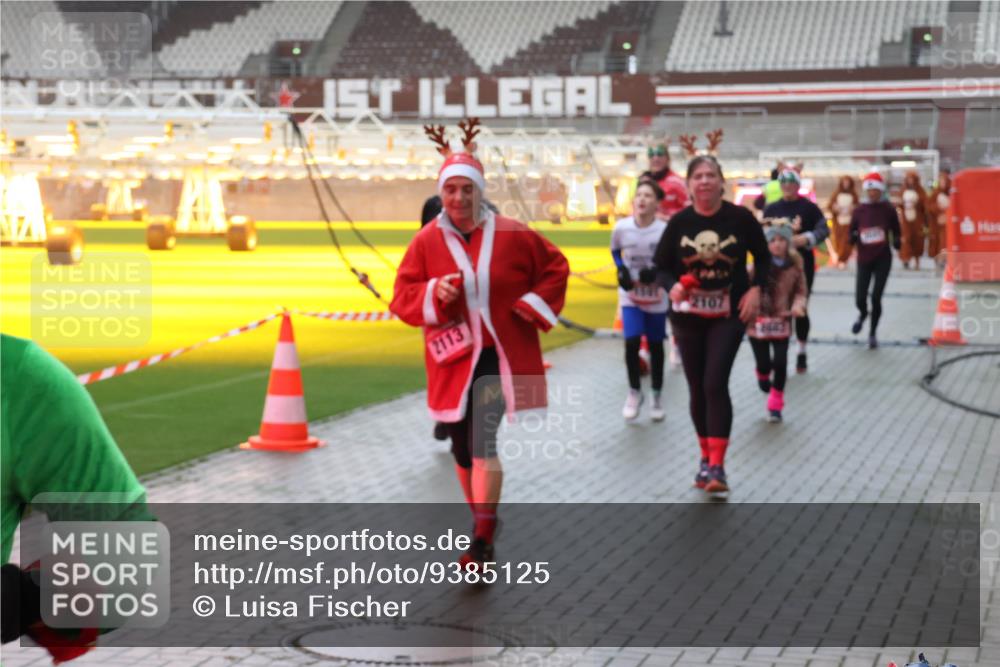 07.12.2025 - St. Pauli X-Mass-Run No. 15 Luisa Fischer http://msf.ph/oto/9385125 07.12.2025 11:33:33 Ziel 2113, 7531, 2107, 321, 477, 977, 1013, 1591, 2005, 2016, 2107, 2113, 2278, 2281, 2282, 2284, 2612, 2613, 2614, 2620, 2662, 3039, 3041, 3166, 3169, 3269, 3271 meine-sportfotos.de