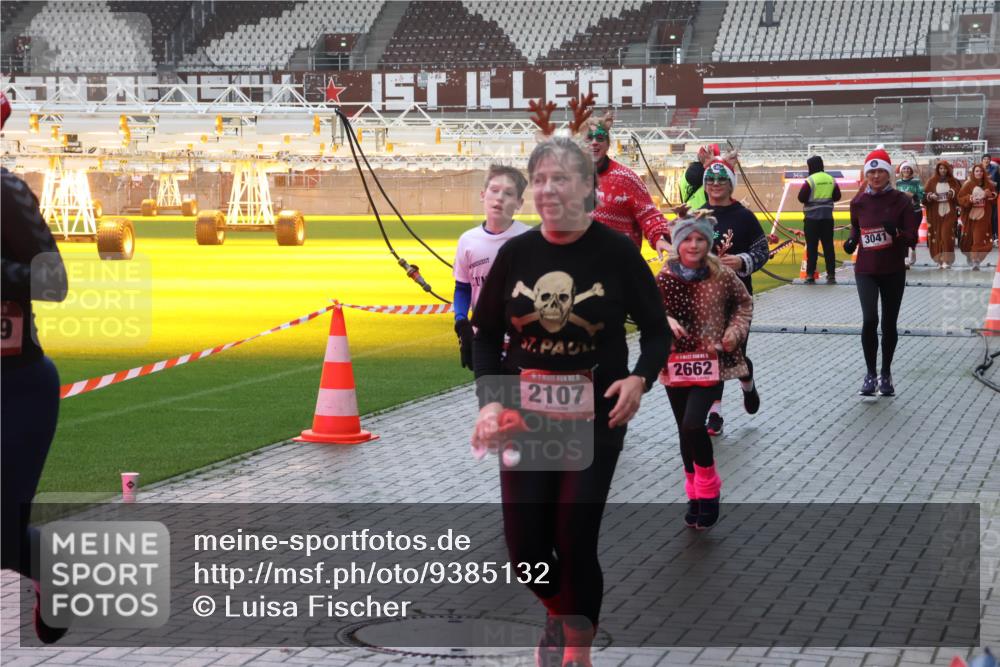 07.12.2025 - St. Pauli X-Mass-Run No. 15 Luisa Fischer http://msf.ph/oto/9385132 07.12.2025 11:33:36 Ziel 7, 2107, 2662, 3041, 56, 62, 73, 85, 94, 110, 142, 181, 260, 321, 340, 349, 477, 977, 1013, 1361, 1591, 2005, 2016, 2107, 2113, 2278, 2281, 2282, 2284, 2612, 2613, 2614, 2620, 2662, 3039, 3041, 3166, 3169, 3269, 3271 meine-sportfotos.de