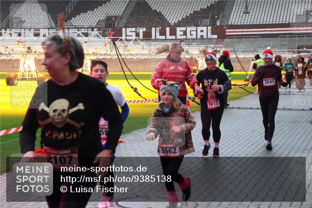 07.12.2025 - St. Pauli X-Mass-Run No. 15 Luisa Fischer http://msf.ph/oto/9385138 07.12.2025 11:33:37 Ziel 59, 2662, 2107, 1013, 3041, 3369, 56, 62, 72, 73, 85, 94, 103, 110, 142, 181, 260, 321, 340, 349, 477, 977, 1013, 1361, 1591, 2005, 2016, 2107, 2113, 2278, 2281, 2282, 2284, 2612, 2613, 2614, 2620, 2662, 3039, 3041, 3166, 3169, 3269, 3271 meine-sportfotos.de