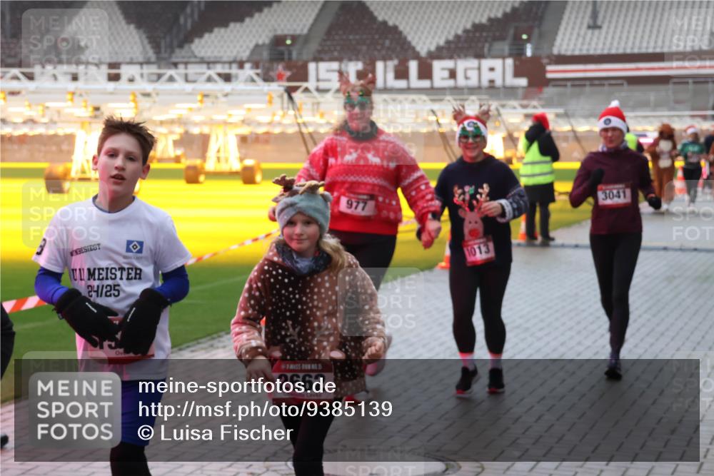 07.12.2025 - St. Pauli X-Mass-Run No. 15 Luisa Fischer http://msf.ph/oto/9385139 07.12.2025 11:33:38 Ziel 24, 25, 1, 2662, 1013, 3041, 56, 62, 72, 73, 85, 94, 103, 110, 142, 181, 260, 321, 340, 349, 977, 1013, 1361, 1591, 2005, 2016, 2107, 2113, 2278, 2281, 2282, 2284, 2612, 2613, 2614, 2620, 2662, 3039, 3041, 3166, 3169, 3254, 3269, 3271 meine-sportfotos.de