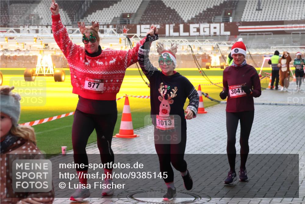 07.12.2025 - St. Pauli X-Mass-Run No. 15 Luisa Fischer http://msf.ph/oto/9385145 07.12.2025 11:33:39 Ziel 5, 977, 1, 1013, 3041, 56, 62, 72, 73, 85, 94, 103, 110, 142, 181, 260, 321, 340, 349, 977, 1013, 1361, 1591, 2005, 2016, 2107, 2113, 2278, 2281, 2282, 2284, 2612, 2613, 2614, 2620, 2662, 3039, 3041, 3166, 3169, 3254, 3269, 3271 meine-sportfotos.de