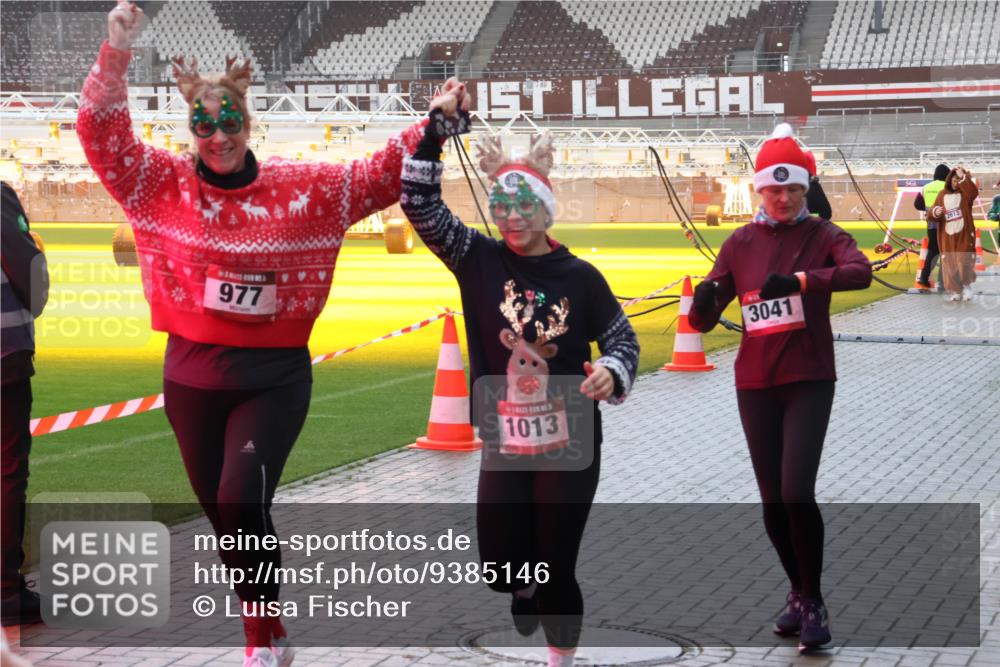 07.12.2025 - St. Pauli X-Mass-Run No. 15 Luisa Fischer http://msf.ph/oto/9385146 07.12.2025 11:33:39 Ziel 977, 1, 1013, 3041, 2613, 56, 62, 72, 73, 85, 94, 103, 110, 142, 181, 260, 321, 340, 349, 977, 1013, 1361, 1591, 2005, 2016, 2107, 2113, 2278, 2281, 2282, 2284, 2612, 2613, 2614, 2620, 2662, 3039, 3041, 3166, 3169, 3254, 3269, 3271 meine-sportfotos.de