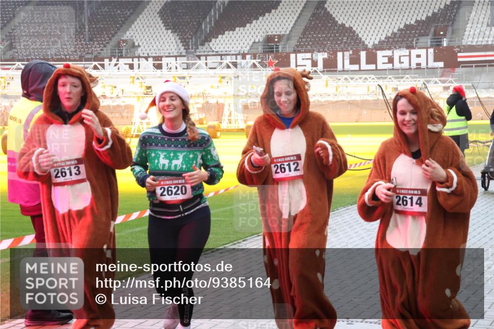 07.12.2025 - St. Pauli X-Mass-Run No. 15 Luisa Fischer http://msf.ph/oto/9385164 07.12.2025 11:33:50 Ziel 15, 2613, 5, 2620, 15, 2612, 5, 2614, 56, 62, 72, 73, 85, 94, 103, 110, 142, 181, 260, 321, 340, 349, 354, 378, 977, 1013, 1361, 1591, 2005, 2016, 2107, 2113, 2278, 2281, 2282, 2284, 2612, 2613, 2614, 2620, 2662, 3039, 3041, 3166, 3169, 3253, 3254, 3269, 3271, 4649 meine-sportfotos.de