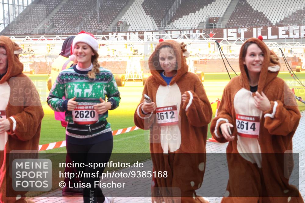 07.12.2025 - St. Pauli X-Mass-Run No. 15 Luisa Fischer http://msf.ph/oto/9385168 07.12.2025 11:33:51 Ziel 2620, 2612, 2614, 56, 62, 72, 73, 85, 94, 103, 110, 142, 181, 229, 239, 260, 321, 340, 349, 354, 378, 977, 1013, 1361, 1591, 2005, 2016, 2107, 2113, 2278, 2281, 2282, 2284, 2612, 2613, 2614, 2620, 2662, 3039, 3041, 3166, 3169, 3253, 3254, 3269, 3271, 4649 meine-sportfotos.de