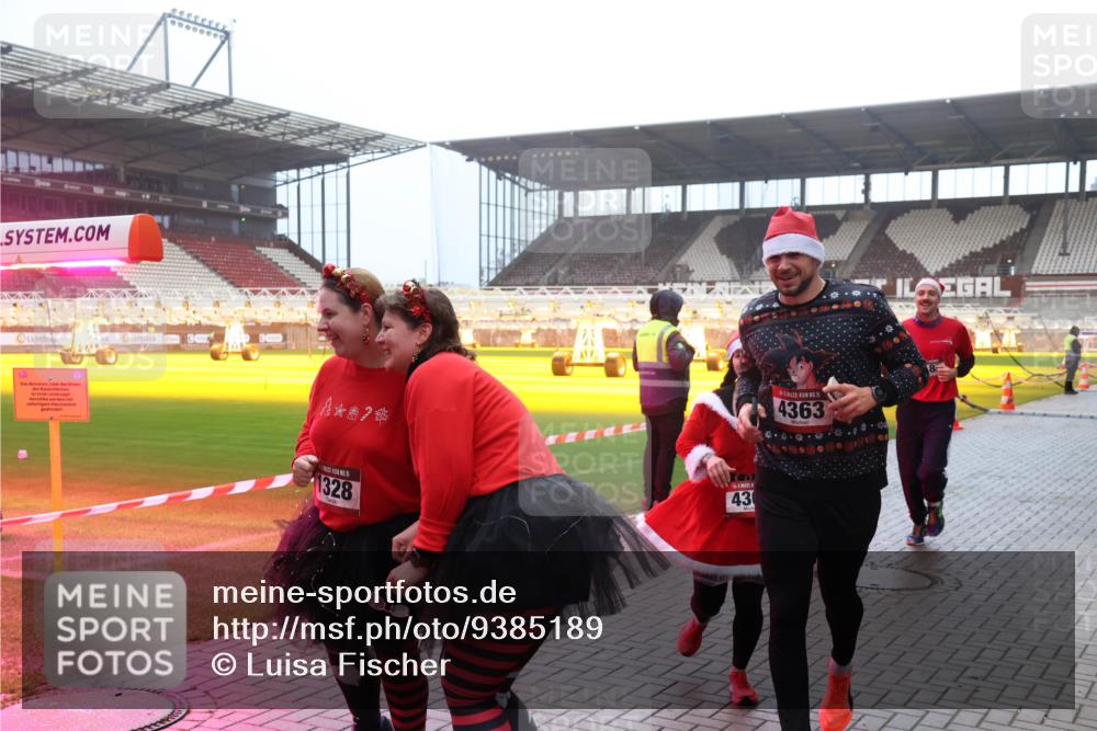07.12.2025 - St. Pauli X-Mass-Run No. 15 Luisa Fischer http://msf.ph/oto/9385189 07.12.2025 10:16:56 Ziel 4, 30, 1328, 4, 430, 15, 4363, 394, 1328, 2185, 2266, 2743, 3633, 4356, 4359, 4362, 4363, 4510, 4769 meine-sportfotos.de