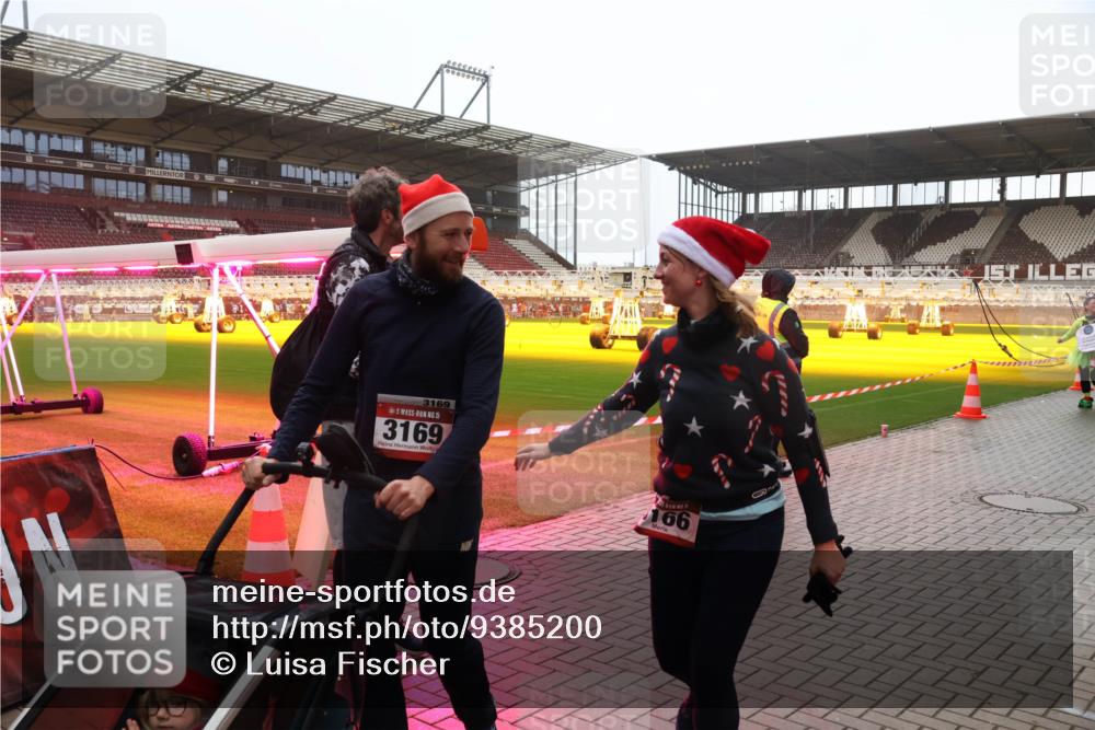 07.12.2025 - St. Pauli X-Mass-Run No. 15 Luisa Fischer http://msf.ph/oto/9385200 07.12.2025 11:34:01 Ziel 3169, 15, 3169, 166, 56, 62, 72, 73, 85, 94, 103, 110, 142, 181, 229, 239, 260, 321, 340, 349, 354, 378, 977, 1361, 1591, 2005, 2016, 2056, 2219, 2612, 2613, 2614, 2620, 2662, 3039, 3041, 3166, 3169, 3253, 3254, 3601, 3737, 3740, 4649 meine-sportfotos.de