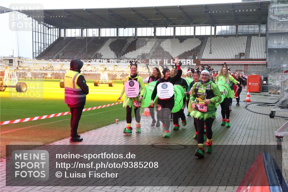 07.12.2025 - St. Pauli X-Mass-Run No. 15 Luisa Fischer http://msf.ph/oto/9385208 07.12.2025 11:34:05 Ziel 73, 56, 56, 62, 72, 73, 85, 94, 103, 110, 142, 181, 229, 239, 260, 340, 349, 354, 378, 1361, 2016, 2056, 2219, 2612, 2613, 2614, 2620, 3039, 3041, 3166, 3169, 3253, 3254, 3601, 3737, 3740, 4649, 4844 meine-sportfotos.de
