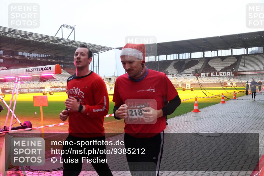 07.12.2025 - St. Pauli X-Mass-Run No. 15 Luisa Fischer http://msf.ph/oto/9385212 07.12.2025 10:16:58 Ziel 5831, 15, 218, 394, 1328, 1989, 1997, 2185, 2266, 2743, 3633, 4356, 4359, 4362, 4363, 4510, 4769 meine-sportfotos.de