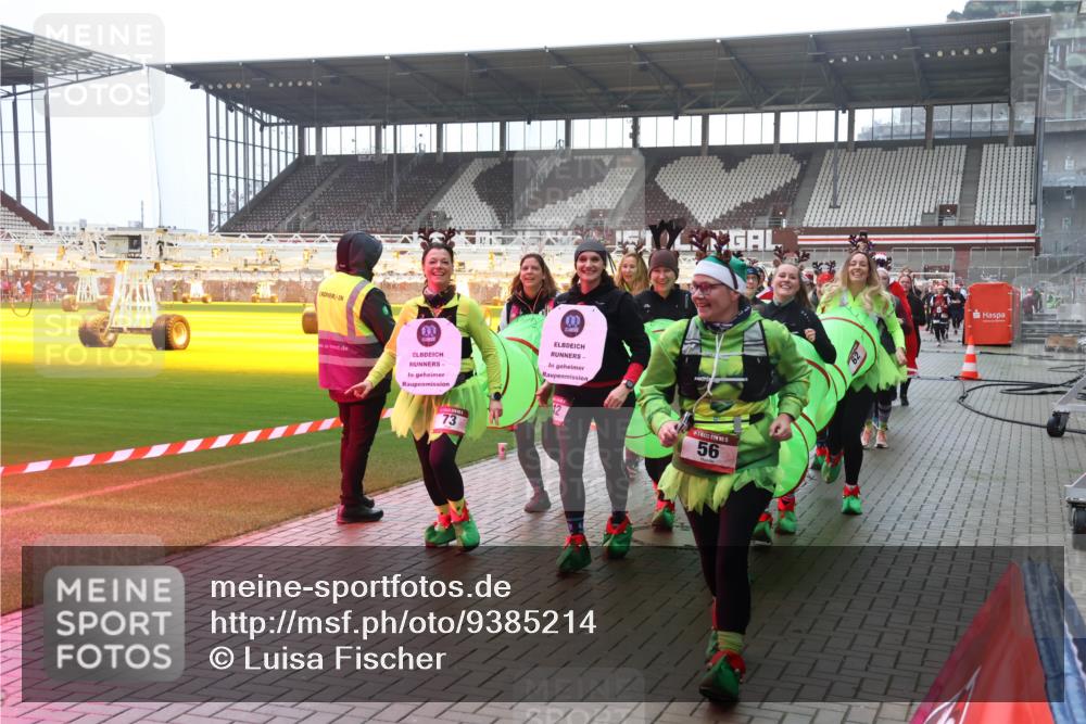 07.12.2025 - St. Pauli X-Mass-Run No. 15 Luisa Fischer http://msf.ph/oto/9385214 07.12.2025 11:34:06 Ziel 73, 12, 5, 56, 56, 62, 72, 73, 85, 94, 103, 110, 142, 181, 229, 239, 260, 340, 349, 354, 378, 1361, 2016, 2056, 2219, 2612, 2613, 2614, 2620, 3039, 3041, 3139, 3166, 3169, 3253, 3254, 3549, 3601, 3737, 3740, 4649, 4844 meine-sportfotos.de