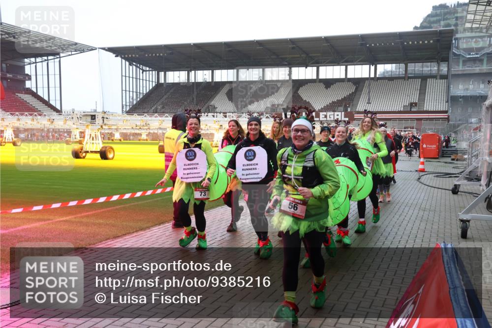 07.12.2025 - St. Pauli X-Mass-Run No. 15 Luisa Fischer http://msf.ph/oto/9385216 07.12.2025 11:34:06 Ziel 73, 56, 56, 62, 72, 73, 85, 94, 103, 110, 142, 181, 229, 239, 260, 340, 349, 354, 378, 1361, 2016, 2056, 2219, 2612, 2613, 2614, 2620, 3039, 3041, 3139, 3166, 3169, 3253, 3254, 3549, 3601, 3737, 3740, 4649, 4844 meine-sportfotos.de