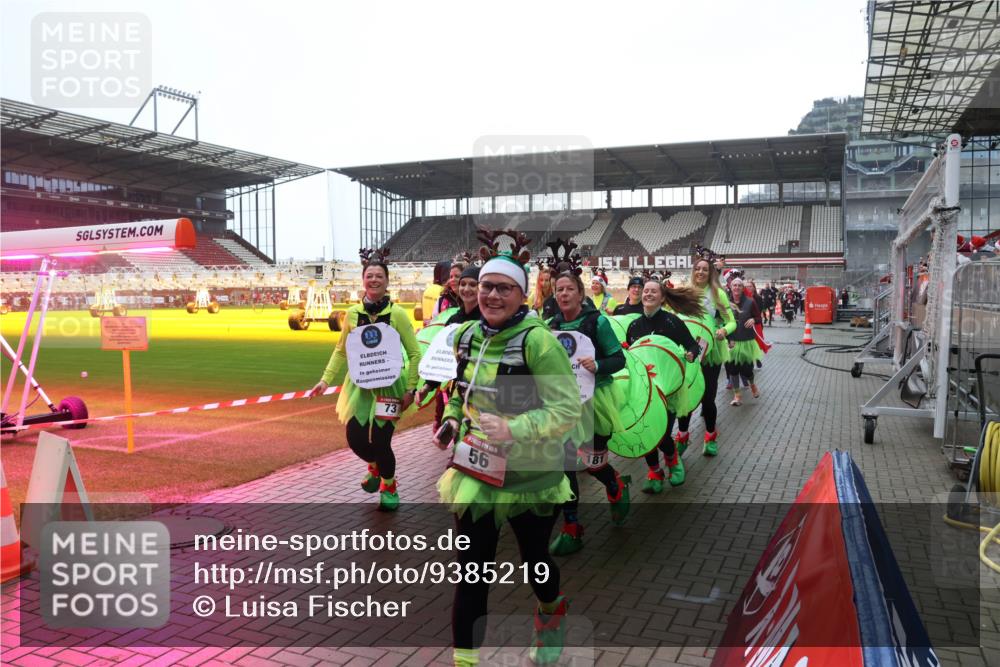 07.12.2025 - St. Pauli X-Mass-Run No. 15 Luisa Fischer http://msf.ph/oto/9385219 07.12.2025 11:34:07 Ziel 73, 56, 181, 56, 62, 72, 73, 85, 94, 103, 110, 142, 181, 229, 239, 260, 340, 349, 354, 378, 1361, 2056, 2219, 2612, 2613, 2614, 2620, 3039, 3041, 3139, 3166, 3169, 3253, 3254, 3549, 3601, 3737, 3740, 4649, 4844 meine-sportfotos.de