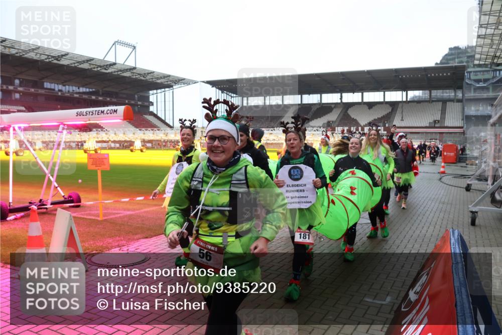 07.12.2025 - St. Pauli X-Mass-Run No. 15 Luisa Fischer http://msf.ph/oto/9385220 07.12.2025 11:34:07 Ziel 15, 56, 181, 56, 62, 72, 73, 85, 94, 103, 110, 142, 181, 229, 239, 260, 340, 349, 354, 378, 1361, 2056, 2219, 2612, 2613, 2614, 2620, 3039, 3041, 3139, 3166, 3169, 3253, 3254, 3549, 3601, 3737, 3740, 4649, 4844 meine-sportfotos.de
