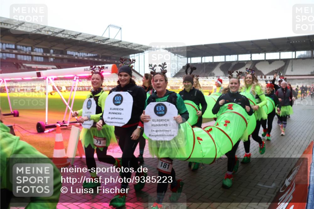 07.12.2025 - St. Pauli X-Mass-Run No. 15 Luisa Fischer http://msf.ph/oto/9385223 07.12.2025 11:34:08 Ziel 73, 181, 13, 56, 62, 72, 73, 85, 94, 103, 110, 142, 181, 229, 239, 260, 340, 349, 354, 378, 1361, 2056, 2219, 2612, 2613, 2614, 2620, 3039, 3041, 3139, 3166, 3169, 3253, 3254, 3549, 3601, 3737, 3740, 4649, 4844 meine-sportfotos.de