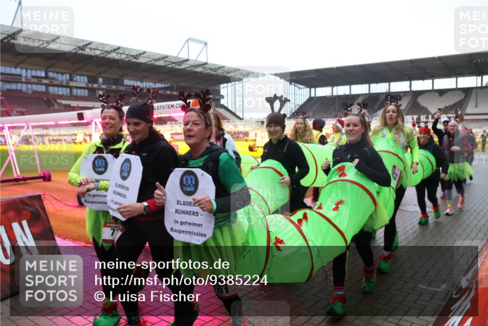 07.12.2025 - St. Pauli X-Mass-Run No. 15 Luisa Fischer http://msf.ph/oto/9385224 07.12.2025 11:34:08 Ziel 72, 81, 56, 62, 72, 73, 85, 94, 103, 110, 142, 181, 229, 239, 260, 340, 349, 354, 378, 1361, 2056, 2219, 2612, 2613, 2614, 2620, 3039, 3041, 3139, 3166, 3169, 3253, 3254, 3549, 3601, 3737, 3740, 4649, 4844 meine-sportfotos.de