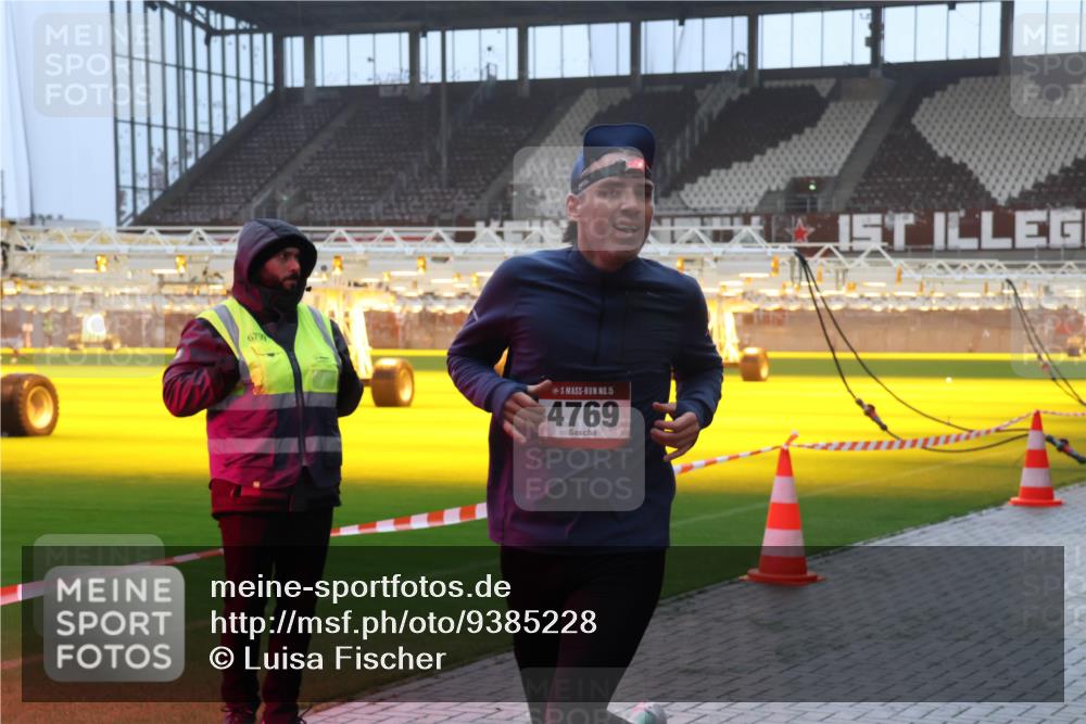 07.12.2025 - St. Pauli X-Mass-Run No. 15 Luisa Fischer http://msf.ph/oto/9385228 07.12.2025 10:17:02 Ziel 67, 15, 4769, 394, 1328, 1620, 1989, 1997, 2185, 2266, 2743, 3633, 4356, 4359, 4362, 4363, 4510, 4769 meine-sportfotos.de