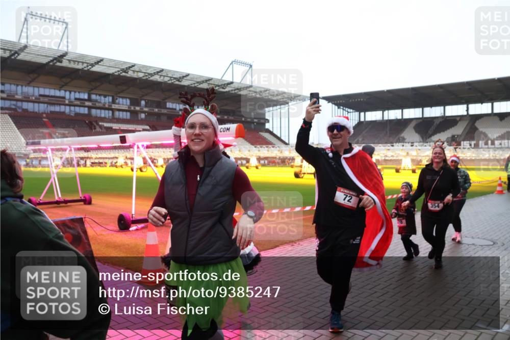 07.12.2025 - St. Pauli X-Mass-Run No. 15 Luisa Fischer http://msf.ph/oto/9385247 07.12.2025 11:34:11 Ziel 15, 72, 78, 354, 56, 62, 72, 73, 85, 94, 103, 110, 142, 181, 229, 239, 260, 340, 349, 354, 378, 1361, 2056, 2219, 3139, 3166, 3169, 3253, 3254, 3549, 3601, 3737, 3740, 4649, 4844 meine-sportfotos.de